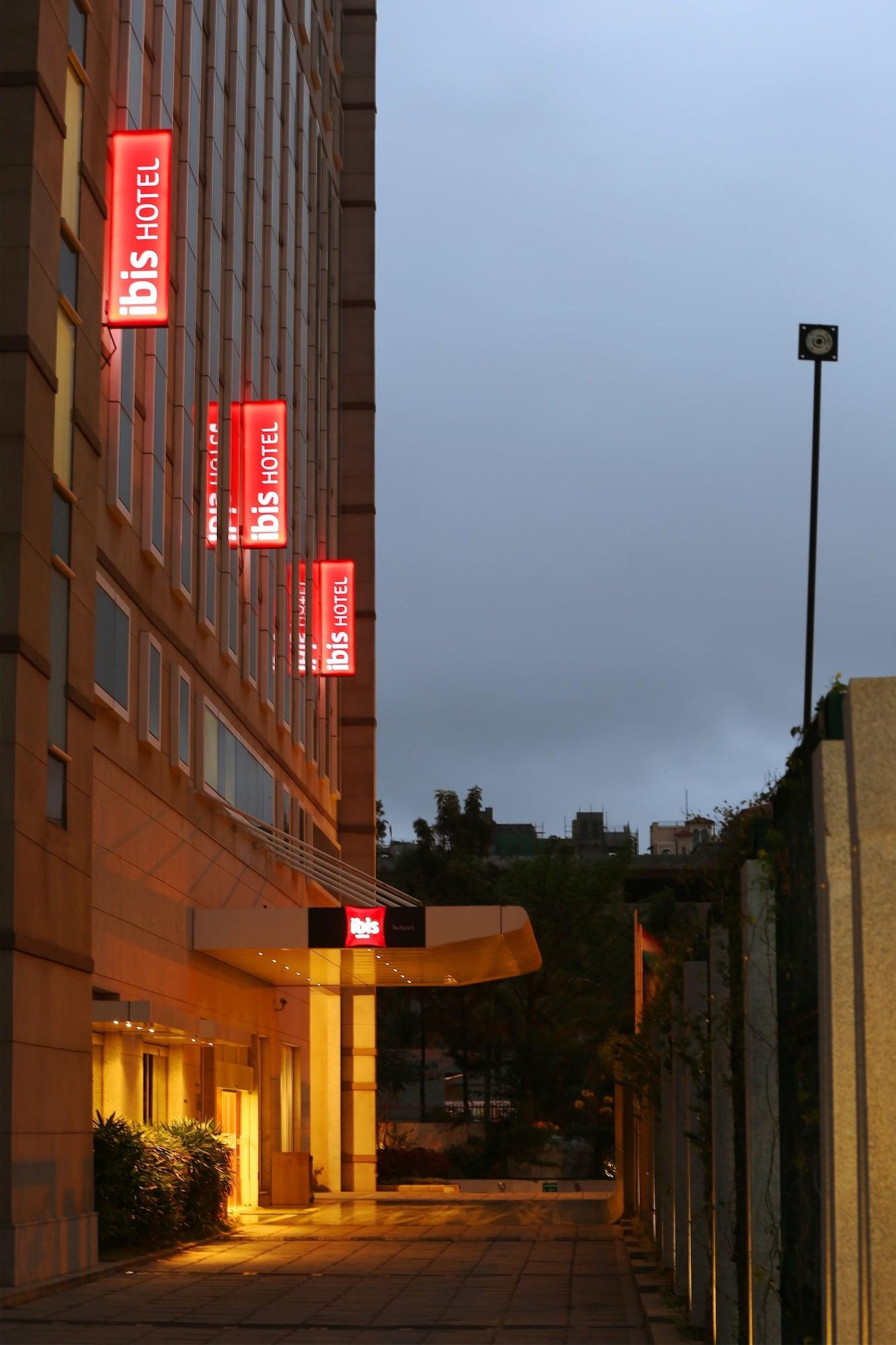 Ibis Bengaluru Outer Ring Road Hotel Exterior foto