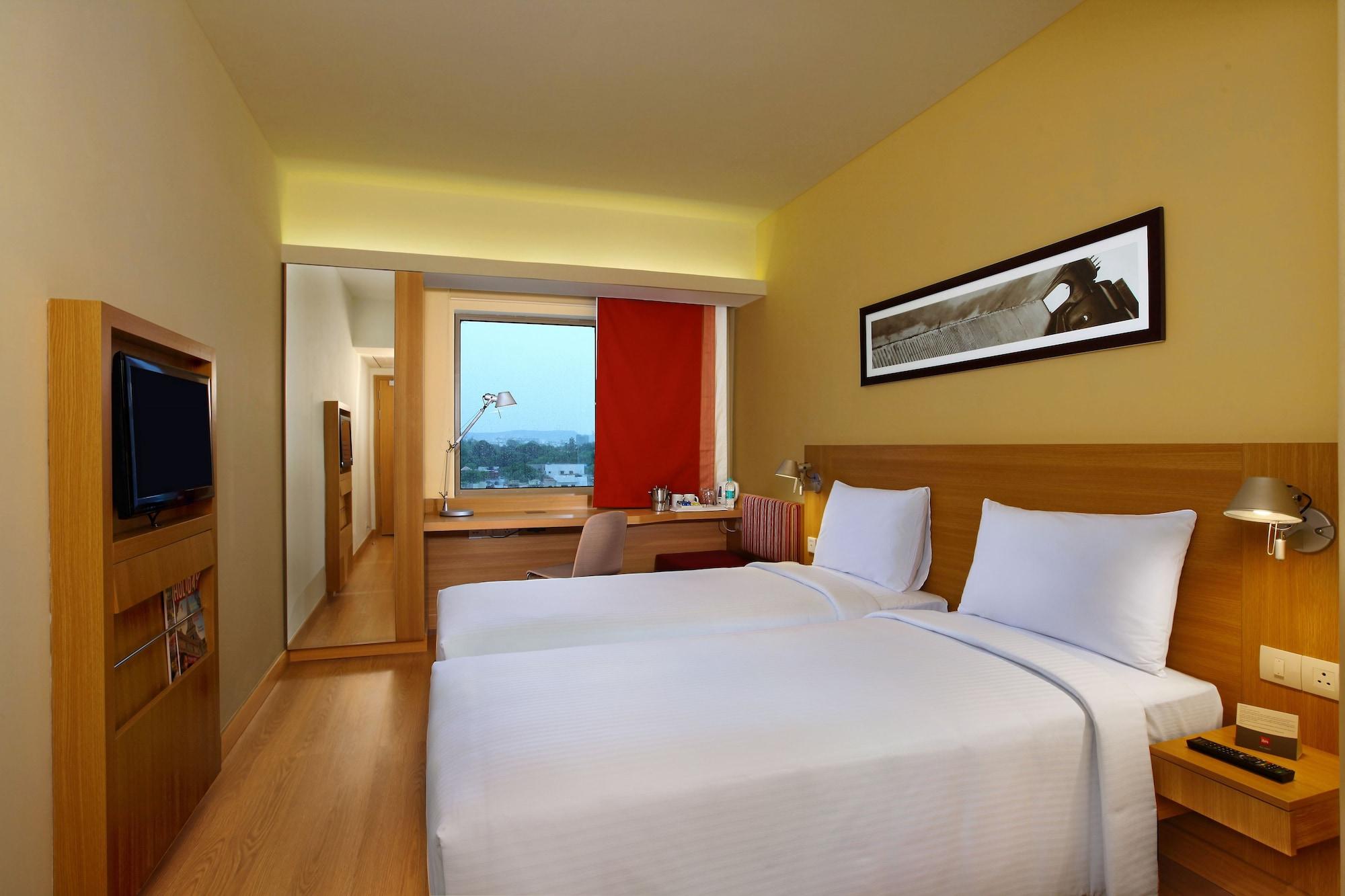 Ibis Bengaluru Outer Ring Road Hotel Exterior foto