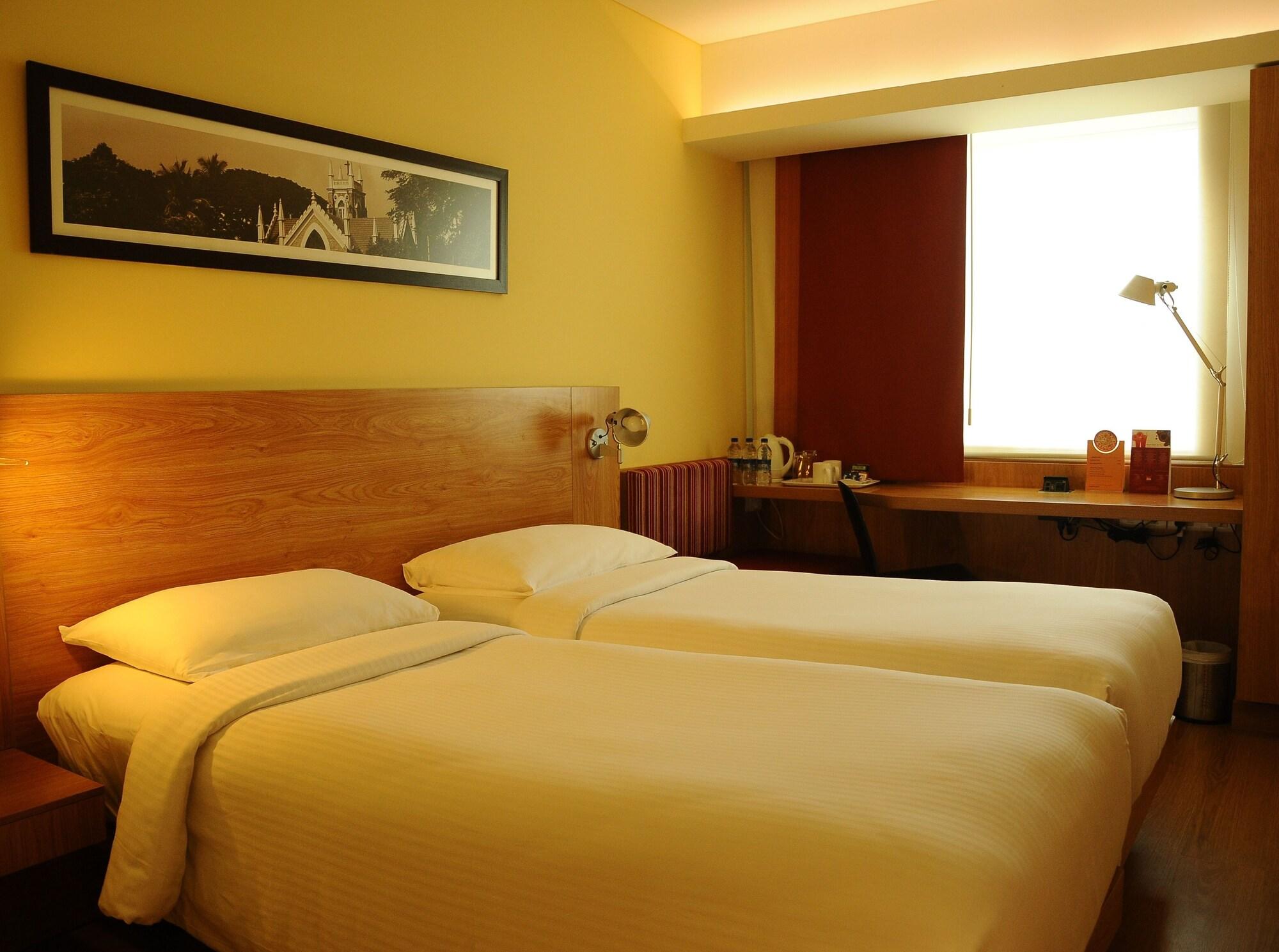 Ibis Bengaluru Outer Ring Road Hotel Exterior foto