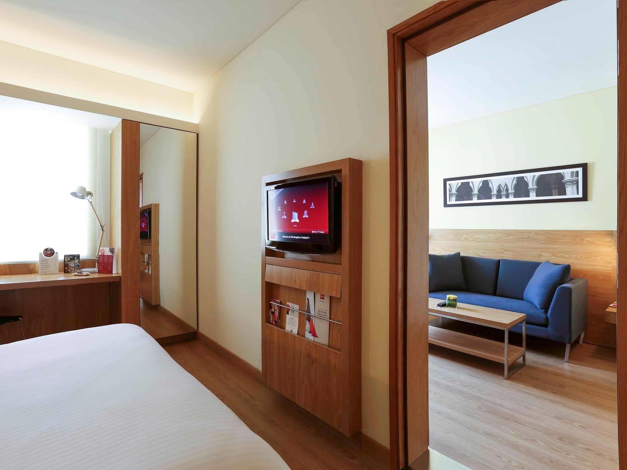 Ibis Bengaluru Outer Ring Road Hotel Exterior foto